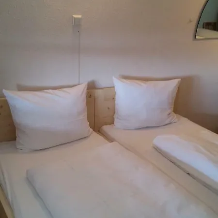 לינה וארוחת בוקר 's Jaegermatt 2*